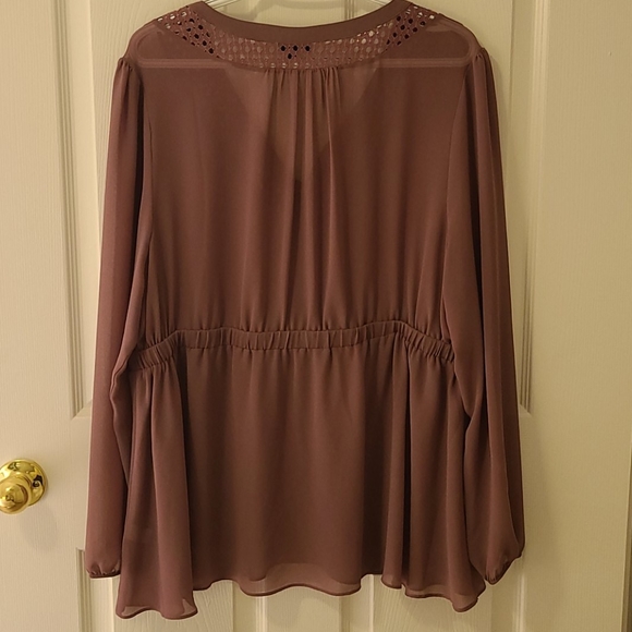 Torrid blouse. Only wore once - Picture 2 of 2